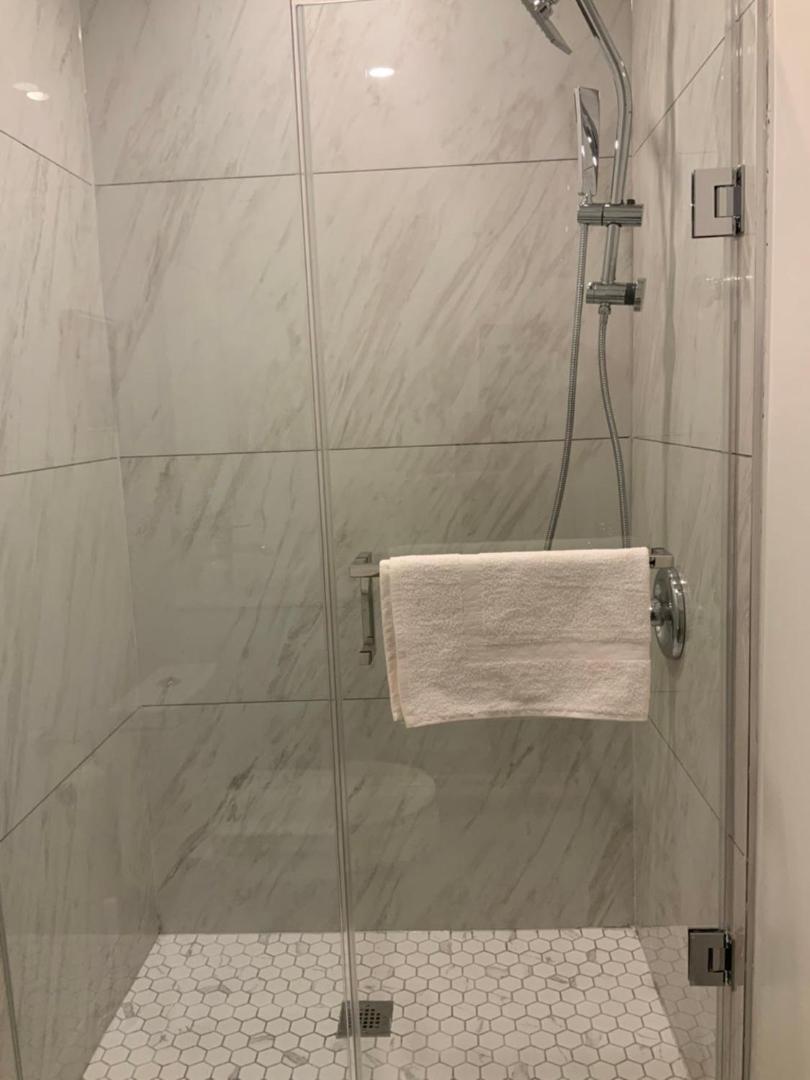 Leaside Garden Guesthouse トロント エクステリア 写真