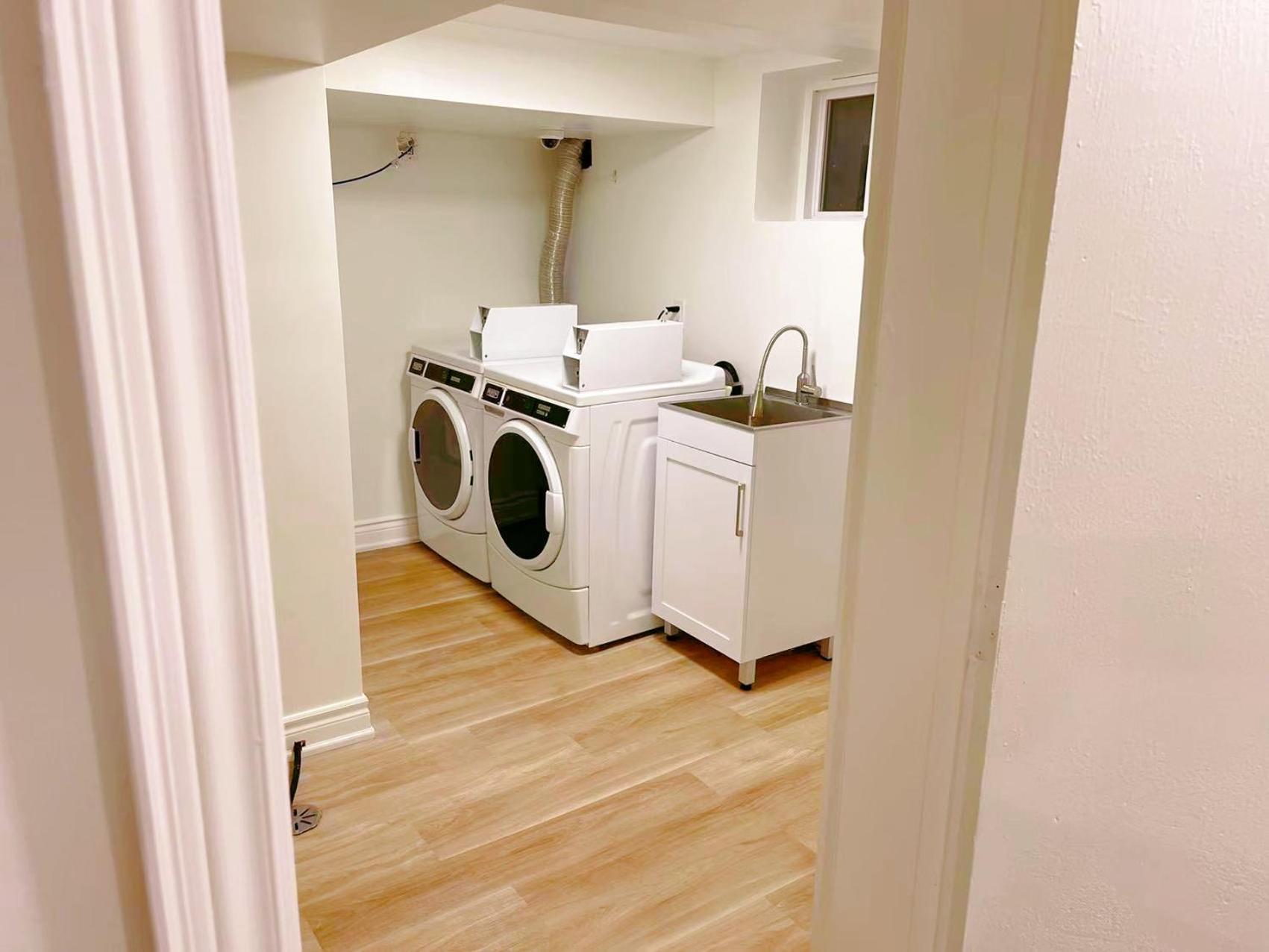 Leaside Garden Guesthouse トロント エクステリア 写真