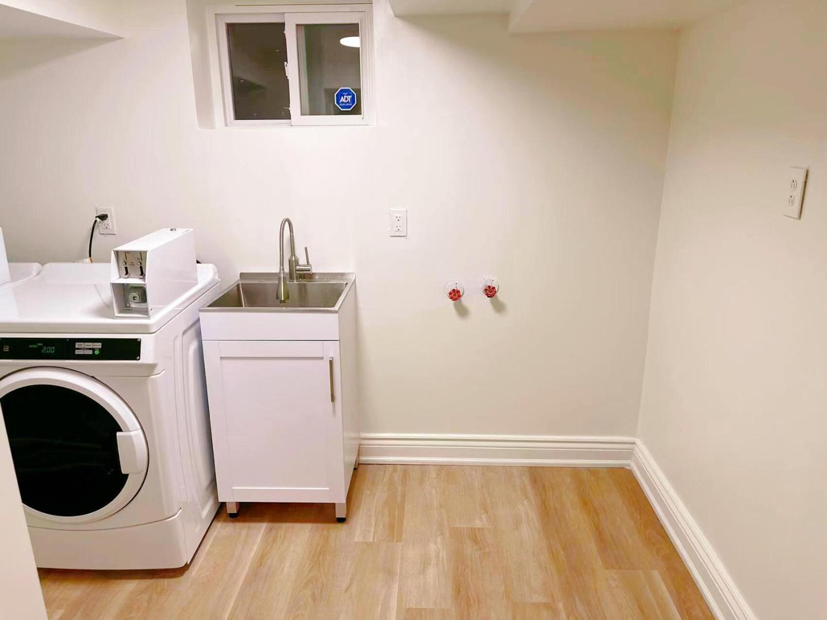 Leaside Garden Guesthouse トロント エクステリア 写真
